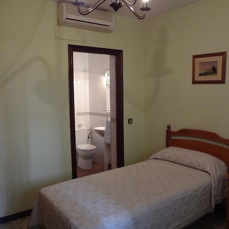 Hostal San Pedro Sanlúcar la Mayor المظهر الخارجي الصورة