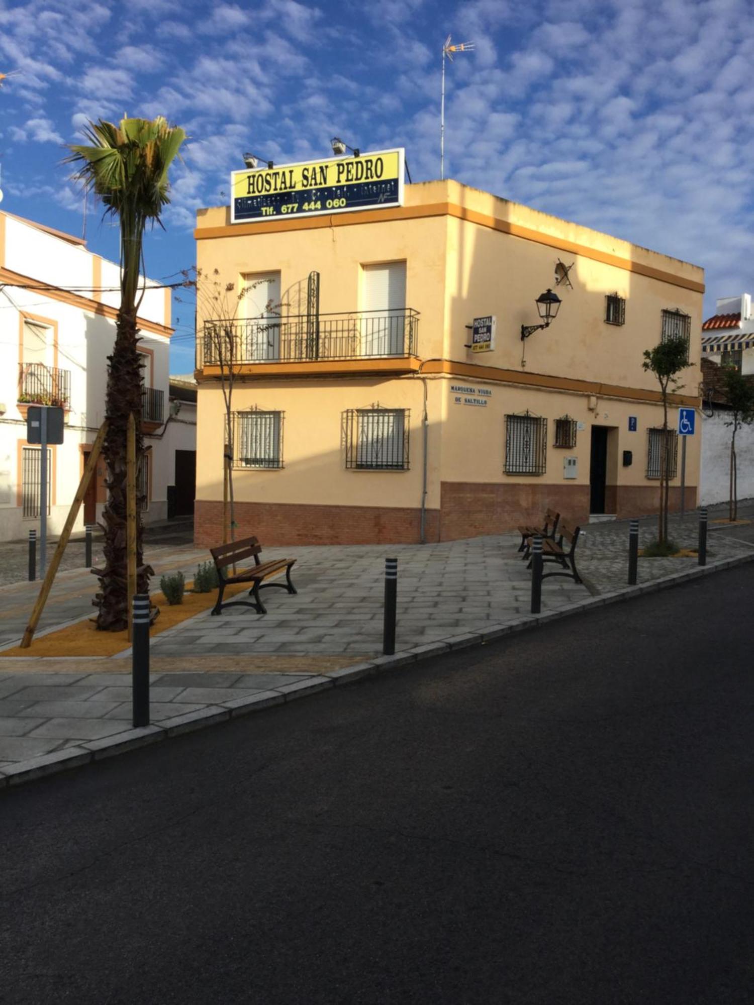 Hostal San Pedro Sanlúcar la Mayor المظهر الخارجي الصورة