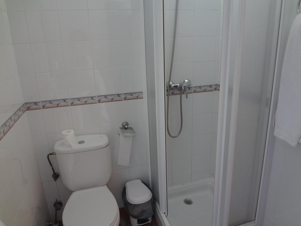 Hostal San Pedro Sanlúcar la Mayor الغرفة الصورة