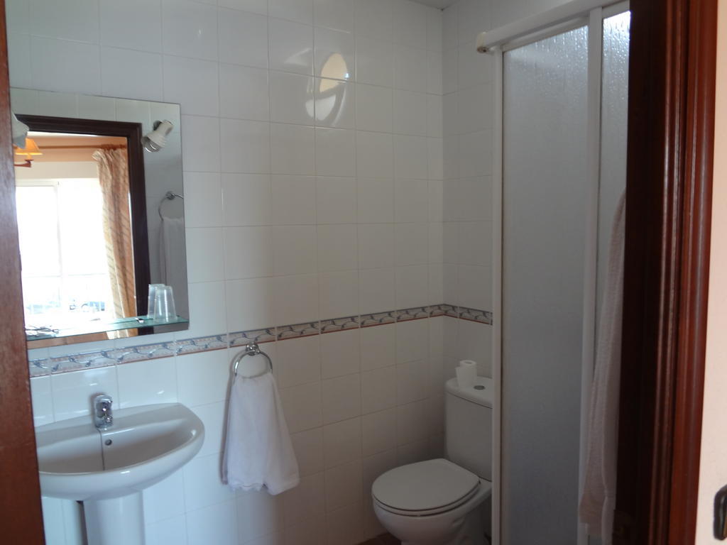 Hostal San Pedro Sanlúcar la Mayor الغرفة الصورة