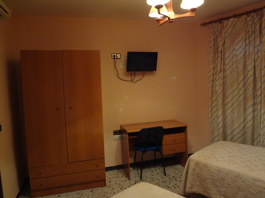 Hostal San Pedro Sanlúcar la Mayor الغرفة الصورة