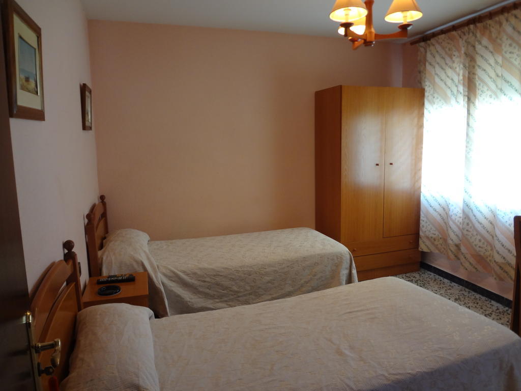 Hostal San Pedro Sanlúcar la Mayor الغرفة الصورة