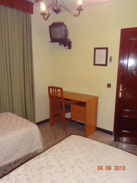 Hostal San Pedro Sanlúcar la Mayor المظهر الخارجي الصورة